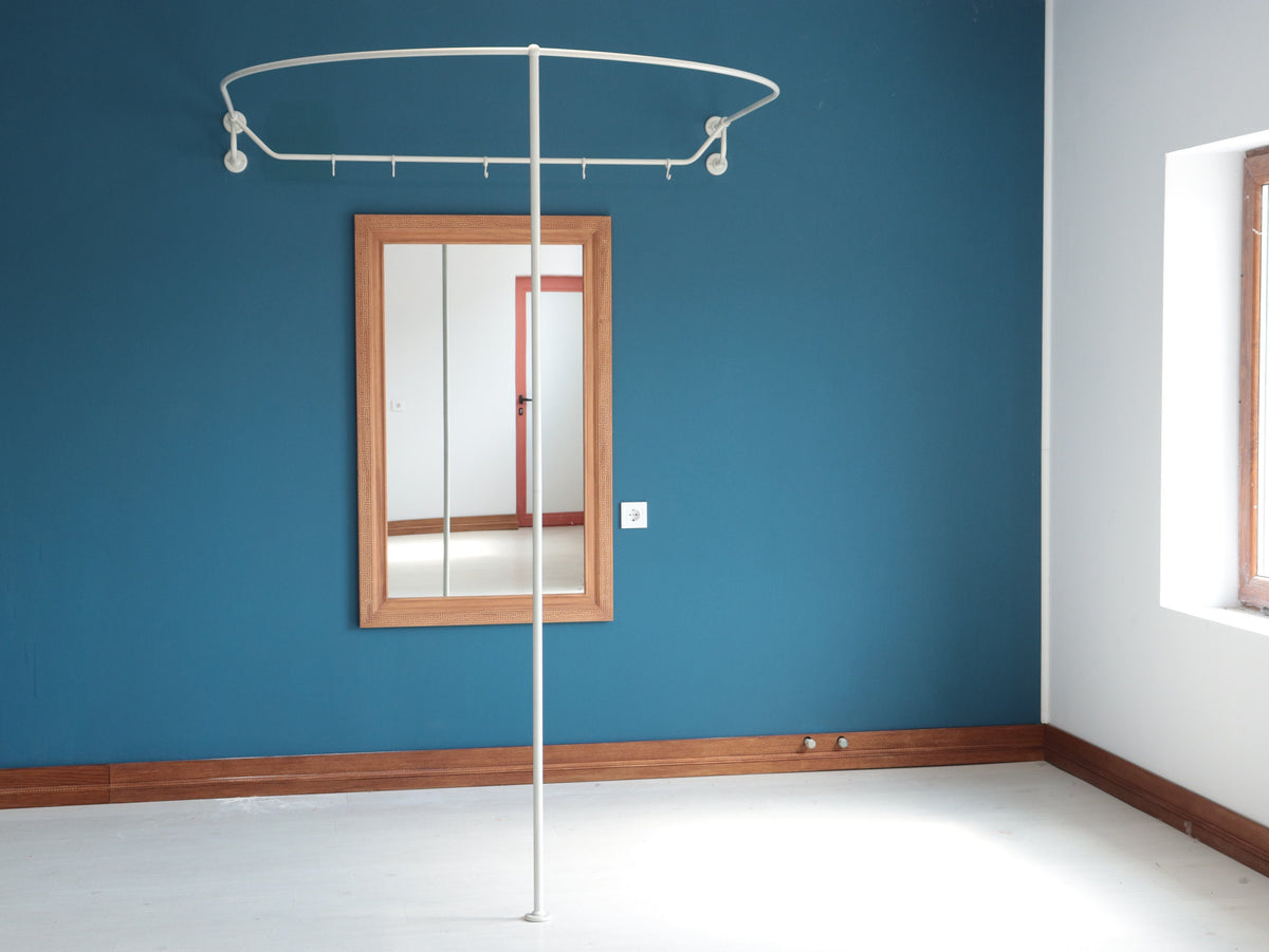 U shaped Standing Oval Fitting and Dressing Room with Clothes Hanger for Wall Montage with 1 Straight Floor Support- 210 cm(83") High