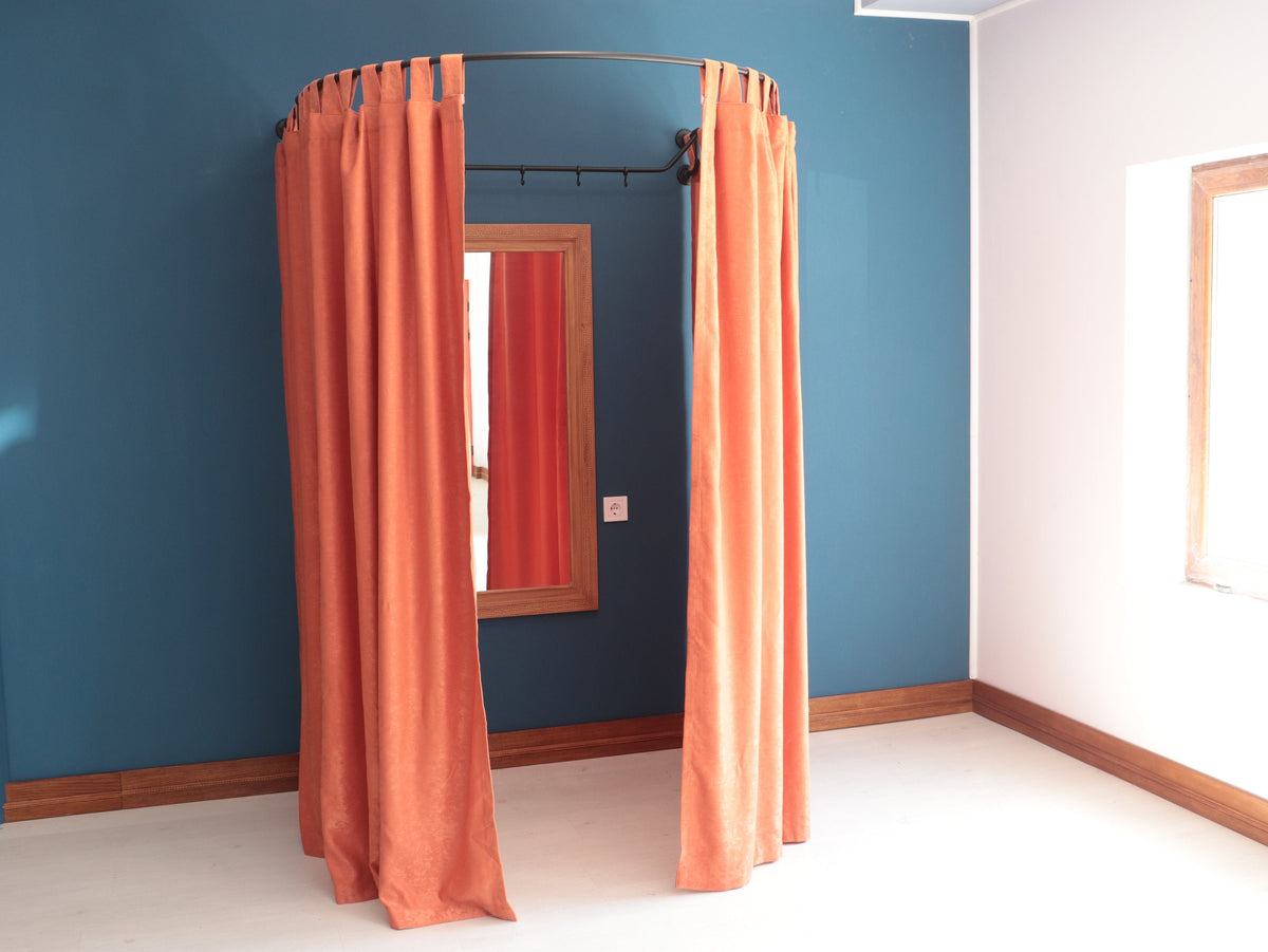 U shaped Standing Oval Fitting and Dressing Room with Clothes Hanger for Wall Montage with 2 Straight Floor Supports- 230 cm(90.5") High