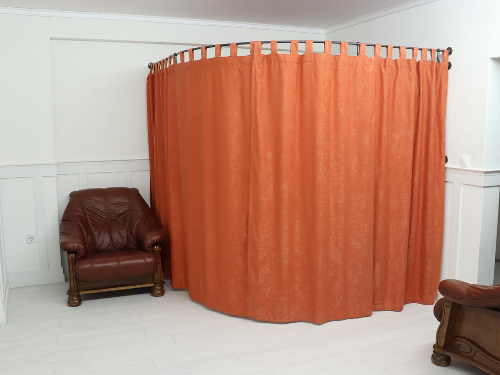 Corner Standing Oval Fitting and Dressing Room for Wall Mounting with Italian Style Curved Wall Supports