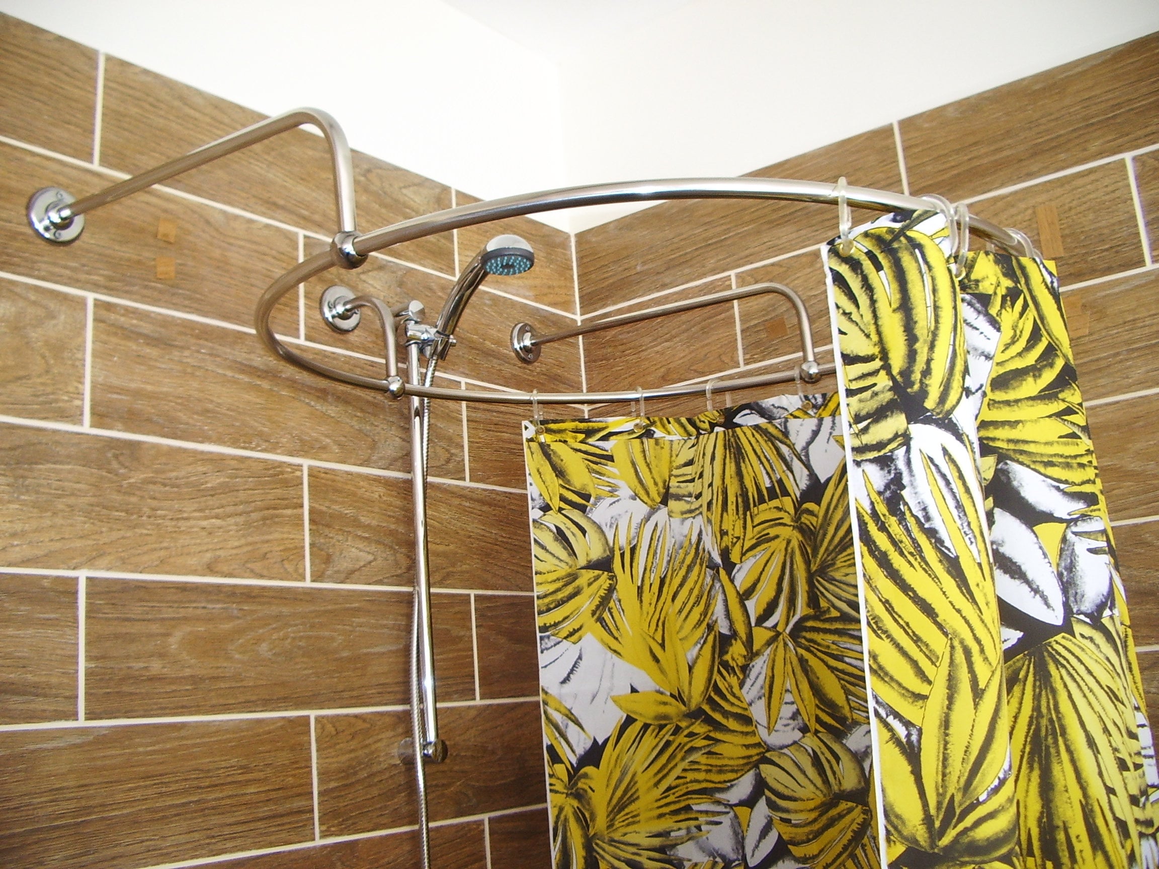 Circle Shaped 360 degrees Shower Curtain Rod for Bathroom, Fitting and Dressing room with Wall Brackets