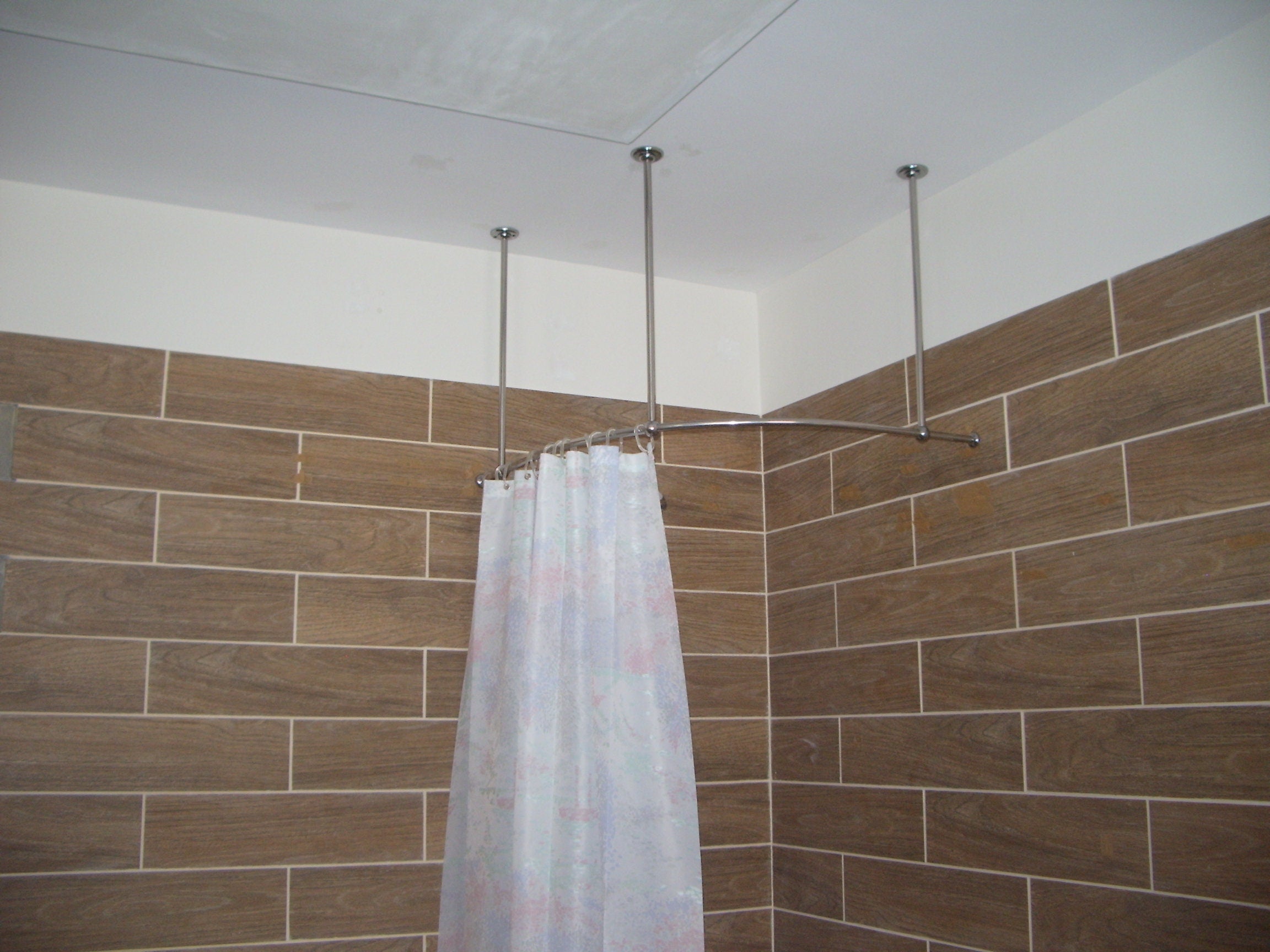 Curved Corner Shower Curtain Rod for Bathroom, Fitting and Dressing rooms, for Ceiling Installation