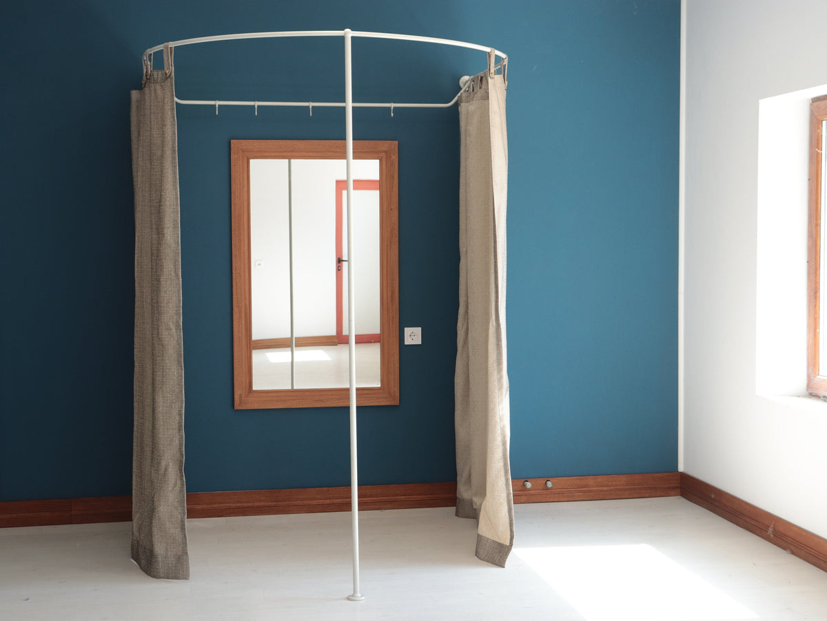 U shaped Standing Oval Fitting and Dressing Room with Clothes Hanger for Wall Montage with 1 Straight Floor Support- 210 cm(83") High