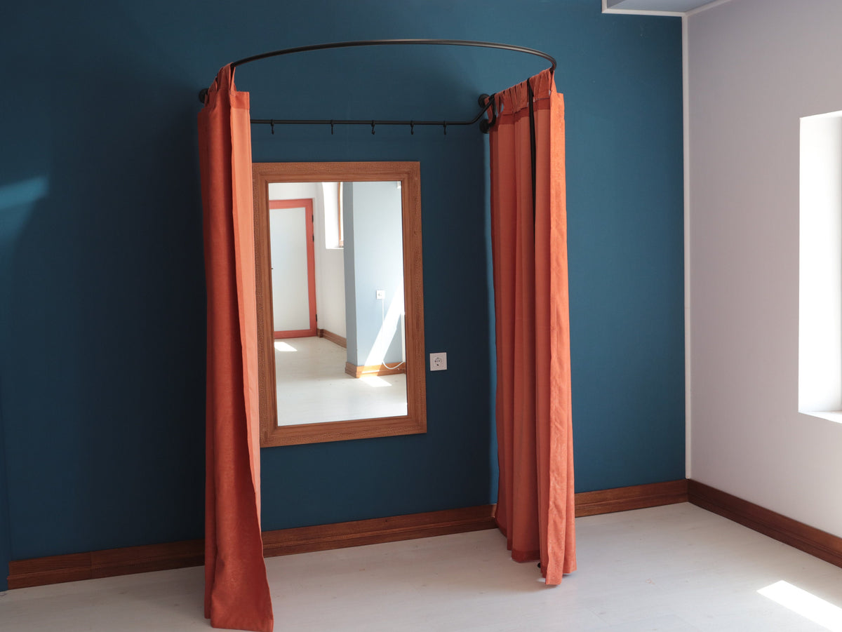 U shaped Standing Oval Fitting and Dressing Room with Clothes Hanger for Wall Montage with 2 Straight Floor Supports- 230 cm(90.5") High