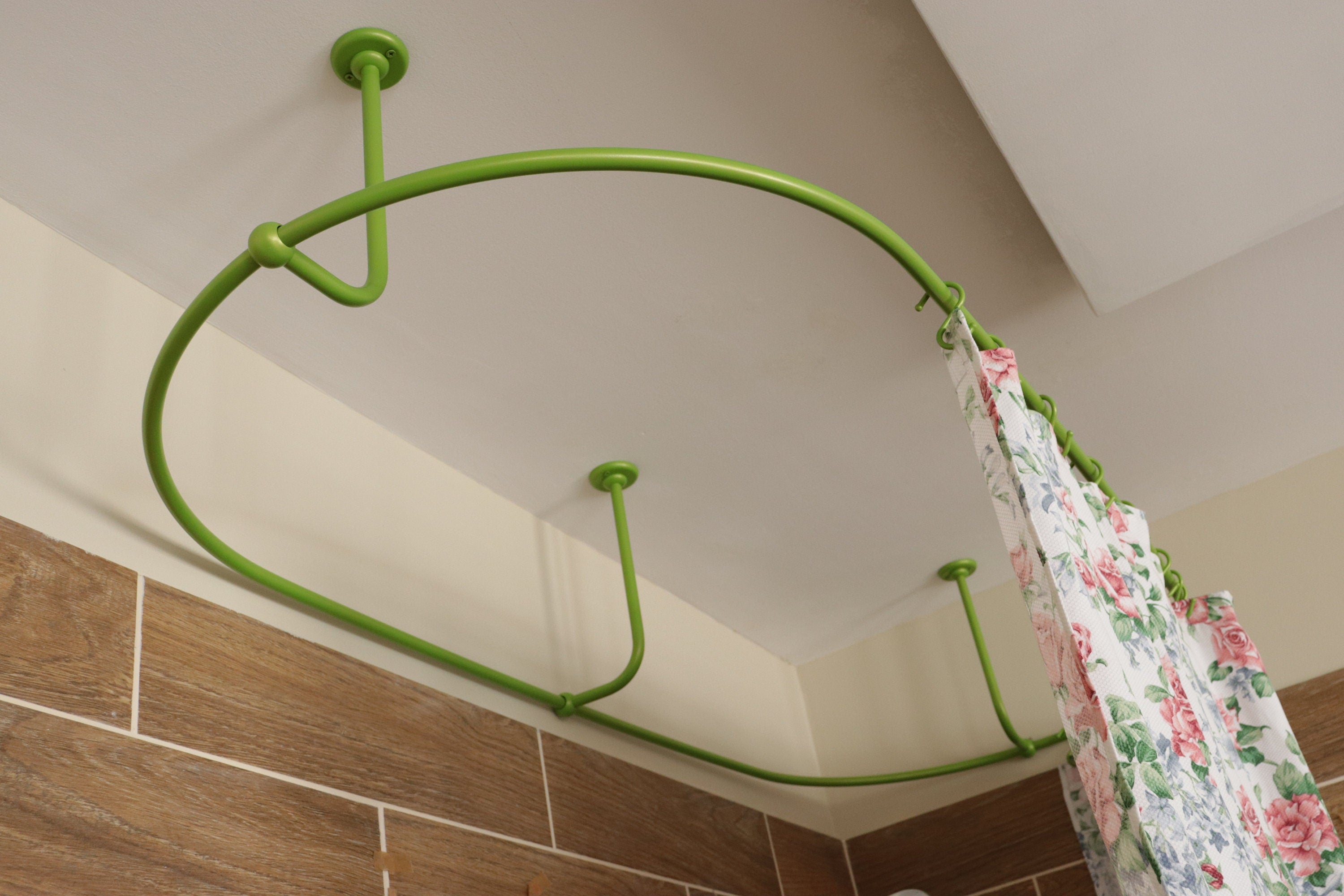 Oval Shaped 360 degrees Shower Curtain Rod for Bathroom, Fitting and Dressing room with Curved Ceiling Brackets at Custom Size