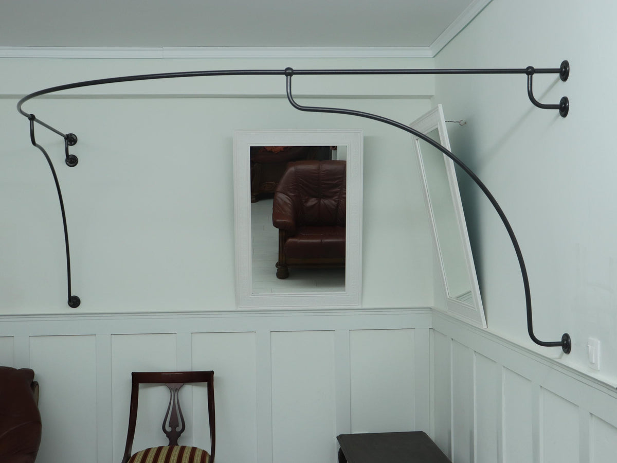 Corner Standing Oval Fitting and Dressing Room for Wall Mounting with Italian Style Curved Wall Supports