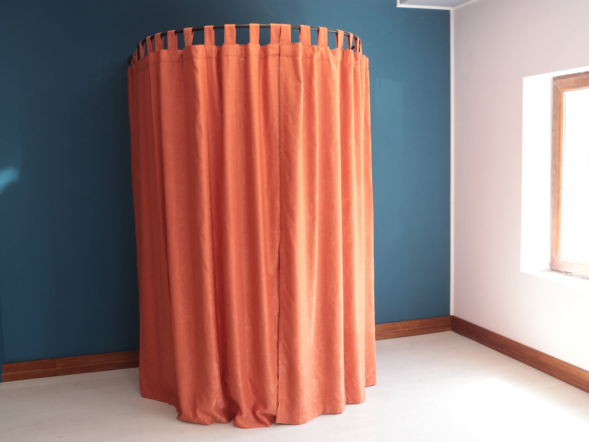U shaped Standing Oval Fitting and Dressing Room with Clothes Hanger for Wall Montage with 2 Straight Floor Supports- 230 cm(90.5") High