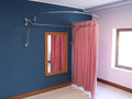 U-Shaped Fitting and Dressing Room for Wall Montage with Italian Style Curved Wall Supports