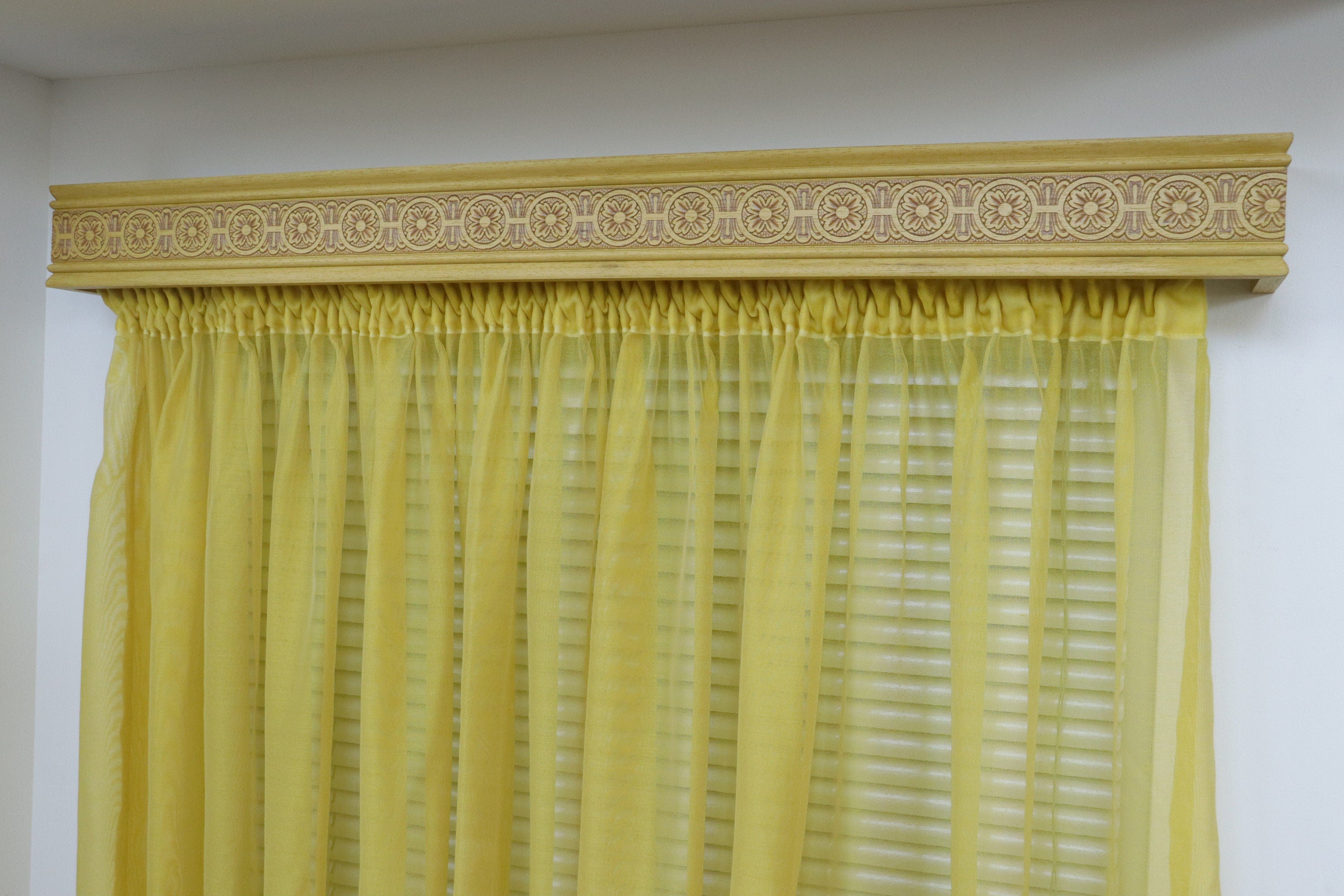 Single Window Cornice & Rail, Wooden Window Valance with Rail Mod.1- Flowers Pattern, Farmhouse Cornice Board, Wall Montage and Colors