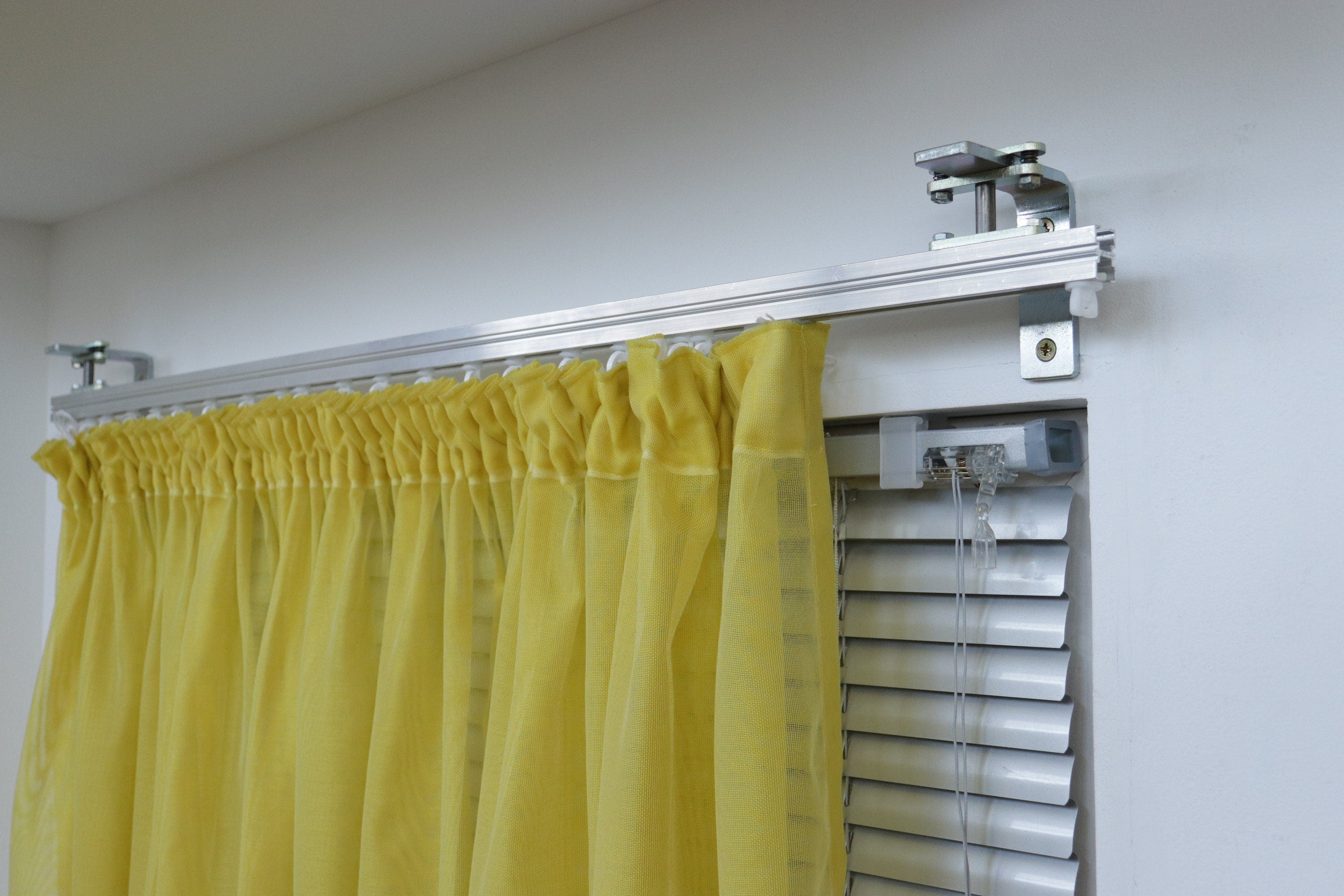 Single Window Cornice & Rail, Wooden Window Valance with Rail Mod.1- Flowers Pattern, Farmhouse Cornice Board, Wall Montage and Colors